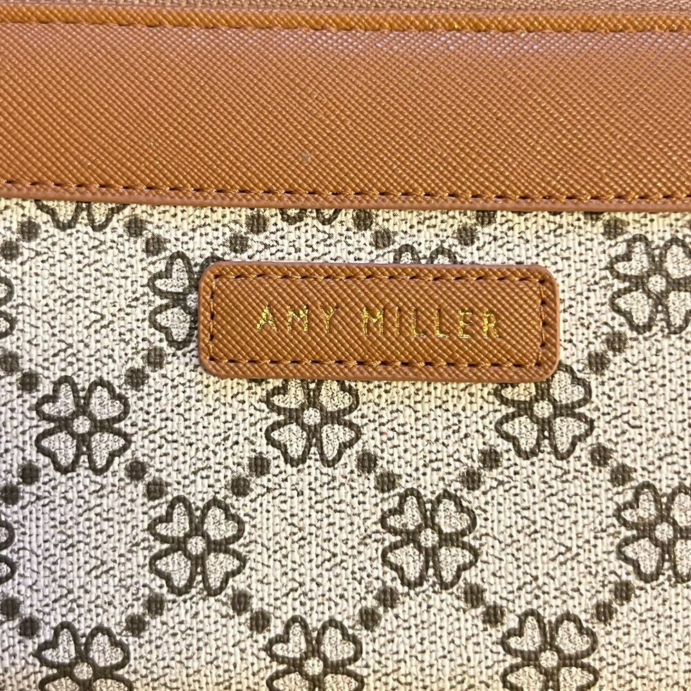 NWT Ann Miller Women’s Brown Wallet - Picture 2 of 5